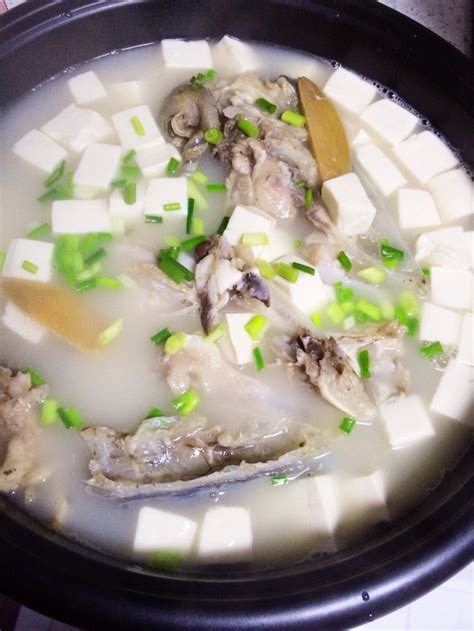 鱼头豆腐汤的做法_【图解】鱼头豆腐汤怎么做如何做好吃_鱼头豆腐汤家常做法大全_蒨儿_豆果美食