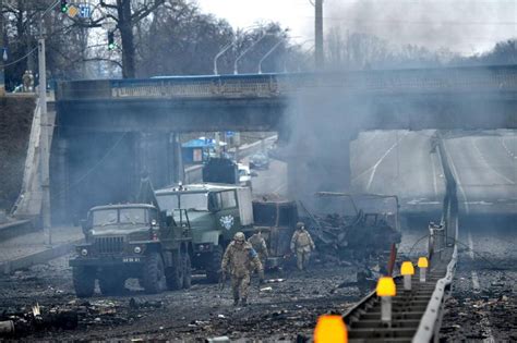 俄乌战争死亡人数升至198人，12万乌克兰难民逃离__财经头条