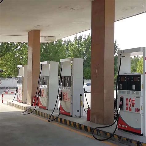 民营加油站为什么这么便宜，加油送纸抽、送玻璃水还免费洗车_搜狐汽车_搜狐网
