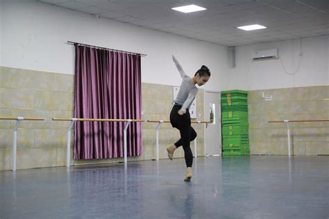 舞研艺考浙江省舞蹈艺考课堂实况 来舞研，上好大学_2023舞蹈艺考最新资讯-舞蹈艺考培训就在舞研艺考！