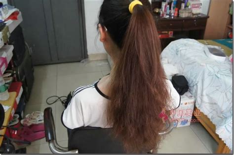 在会议室剪下这把68厘米长头发-FACE119#(9) 剪发_中国长发