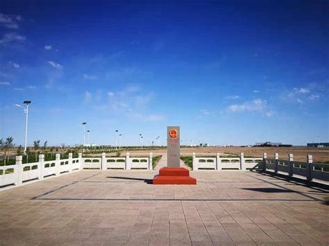 自驾游，蓝色天空：内蒙阿拉善盟额济纳旗策克口岸|内蒙古|额济纳旗|口岸_新浪新闻