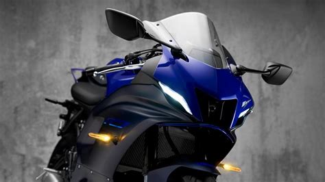 Yamaha launches the new 2021 R7 supersport bike based on the MT-07 ...