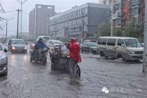北京暴雨中的城市表情|北京|暴雨_新浪新闻