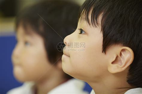 非主流头像侧脸男孩