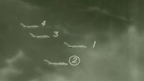 1958年台海上空的绞杀战，解放军空军首战告捷，“三比零”结束战斗_凤凰网视频_凤凰网