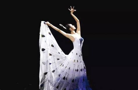 最美的三位舞蹈家，杨丽萍还在坚持，金星做主持，她却转战影视界 - 360娱乐，你开心就好