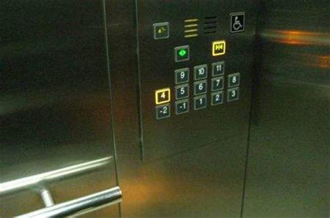 电梯里的楼层按钮怎么摆放？这里包含着电梯人很大的心血！_电梯技术_电梯资讯_新电梯网