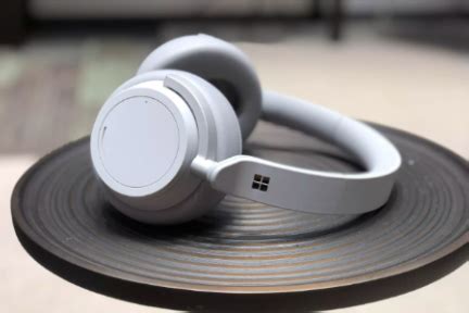 微软推出降噪型智能耳机 Surface Headphones，搭载智能语音助手小娜-36氪