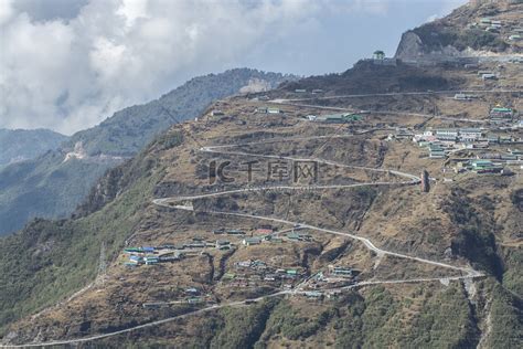 基伯村喜马拉雅山斯皮蒂山谷,希马恰勒邦,印度喜马拉雅山的基伯村高清图片下载-正版图片300150366-摄图网