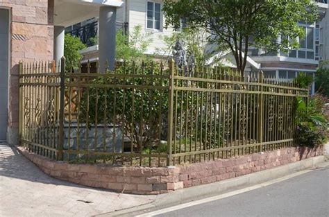 别墅庭院门_高端围墙栏杆——伟阔铁艺