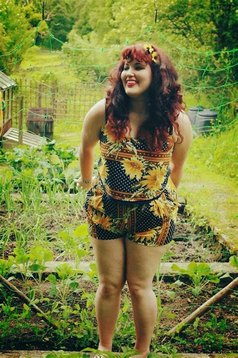 16 Plus Size Women In Short Shorts To Serve As Your Unapologetic Style ...