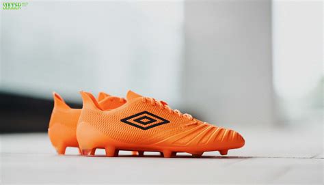 Umbro发布全新UX-2足球鞋 - Umbro_茵宝足球鞋 - SoccerBible中文站_足球鞋_PDS情报站