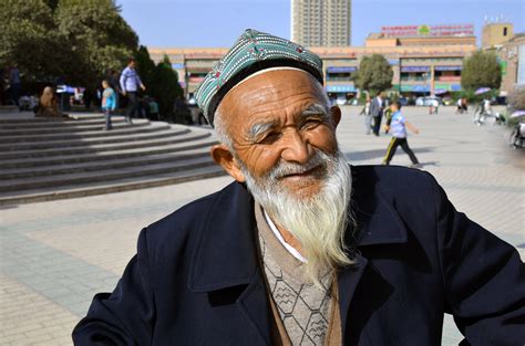 在绿洲上辛勤耕耘的民族——维吾尔族 | 中国国家地理网