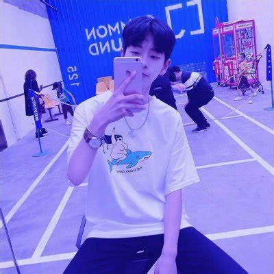 头像紫色非主流男生