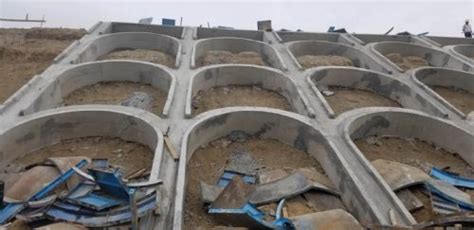户县高速公路护坡水泥浇筑式拱形骨架钢模板