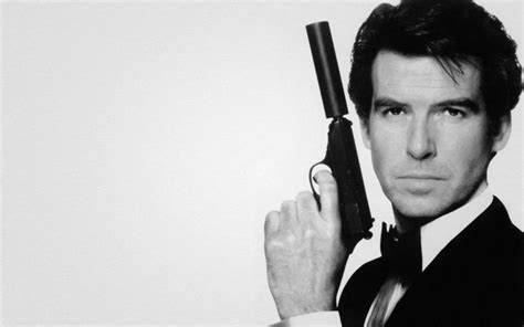 《007：无暇赴死》热映中 007系列电影为何经久不衰？_凤凰网视频_凤凰网