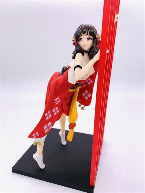 二次元少女裸图片