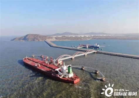 辽宁大连港长兴岛30万吨级油品码头完成首次原油过驳作业-国际石油网