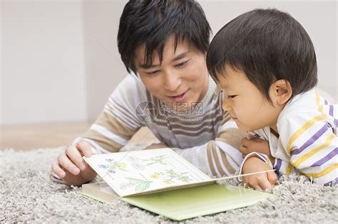 亲子阅读坚持了十年，两个男孩妈妈实践经验告诉你阅读的重要性