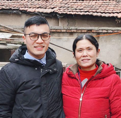 这位“全马”爱好者曾割肝救母 2015年捐了60%的肝脏 2018年参加了汉马_社会_新闻中心_长江网_cjn.cn