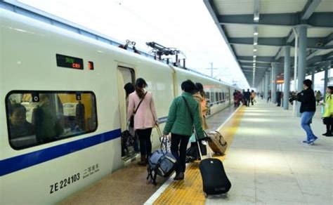 春节假期最后一天 郑州火车站迎来客流高峰-大河新闻