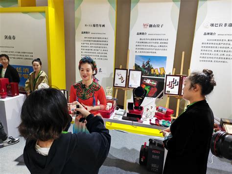 巴中市非遗项目亮相第八届中国成都国际非遗节_巴中市文化广播电视和旅游局