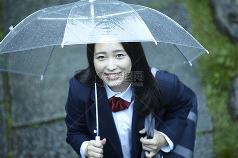 女生头像温柔撑伞图片