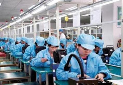 东莞工厂大量招工，看了薪资，网友：工资“涨”了吗？|招工|薪资|工厂_新浪新闻
