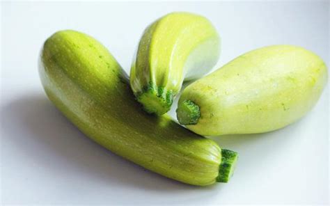 成熟的西葫芦西葫芦和灌木南瓜被准备作为准备健康食品的成分它高清图片下载-正版图片505291465-摄图网