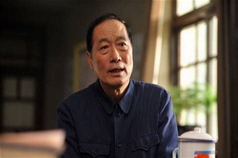 70岁老戏骨男演员排行榜 郑少秋有很多经典之作 - 明星
