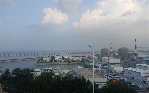 徐大堡核电站3号机组压力容器顺利吊装就位
