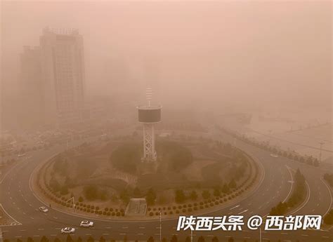 八级阵风伴随沙尘 榆林城区空气质量“污染爆表” - 西部网（陕西新闻网）