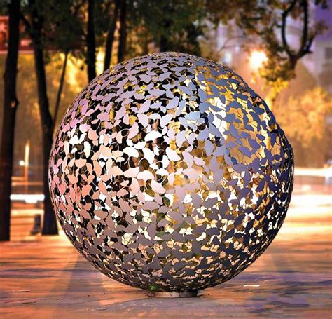 不锈钢镂空球雕塑广场景观雕塑_伊甸园校园雕塑厂-站酷ZCOOL