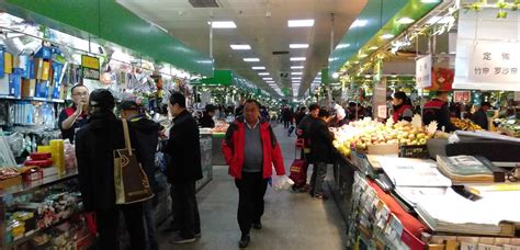 献礼新中国成立70年，旧版农贸市场改造正酣，杭州又新了几家菜场？_一鸿农贸市场设计-站酷ZCOOL