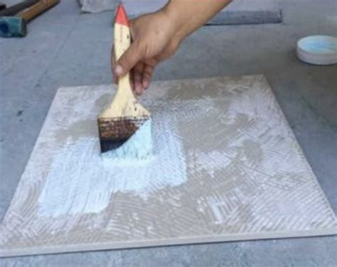 瓷砖背胶是什么 背胶的使用方法 - 麦高建材