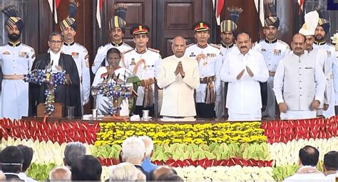 印度新总统宣誓就职