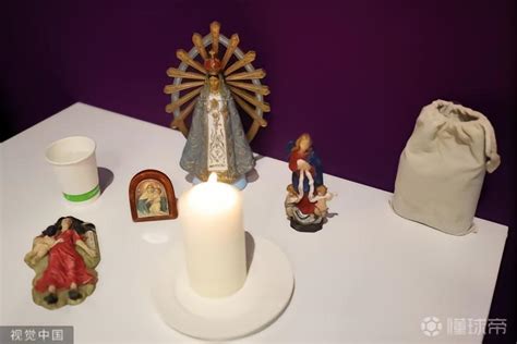 迷信？阿根廷更衣室内供奉多种祈祷用具，其中还有来自中国的