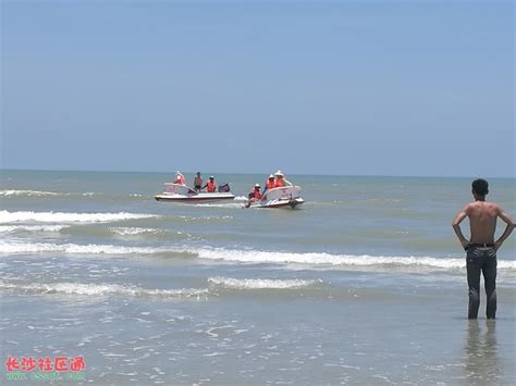 广西北海十几名游客下海 4人被大浪卷走 有人口吐血水！_社会_长沙社区通