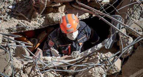 当局：已从土耳其西部地震废墟中救出一百人 - 俄罗斯卫星通讯社