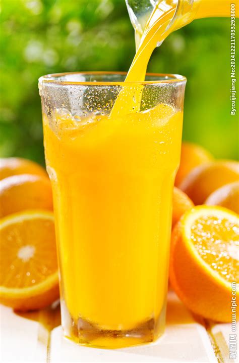 果汁橙子橙汁饮品美食营养健康摄影图配图高清摄影大图-千库网