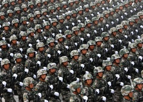 1月1日起，全省公安现役部队转改官兵集体换装__凤凰网