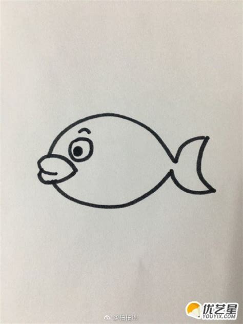 适合小朋友学的小鱼涂色模板_涂色画