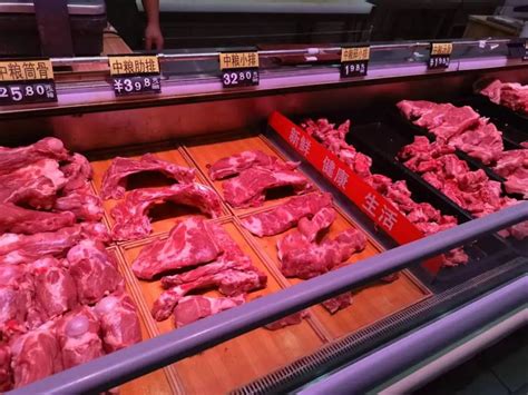 猪肉店的新鲜猪肉高清图片下载-正版图片600468164-摄图网