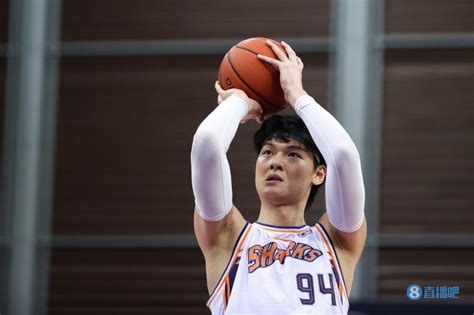 中国篮球｜期末成绩单——王哲林 | 人物集