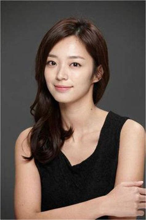 历史上的今天9月28日_1995年金宝拉出生。金宝拉，韩国女演员。