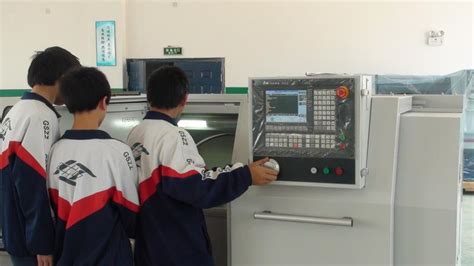 数控技术应用_特色专业_郑州煤矿机械制造技工学校