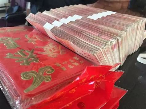 哇！杭州有人在村里成捆成捆发钞票！网友：还招上门女婿吗-社会-早知道-杭州19楼