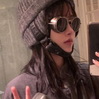 温柔女生头像沙雕