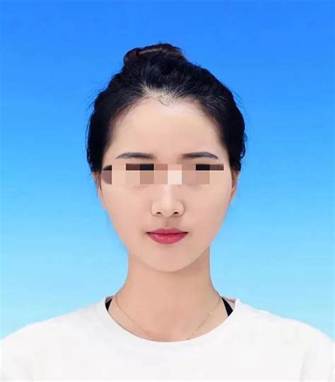 浙江22岁抖音网红疑被前男友在商场割喉身亡_凤凰资讯